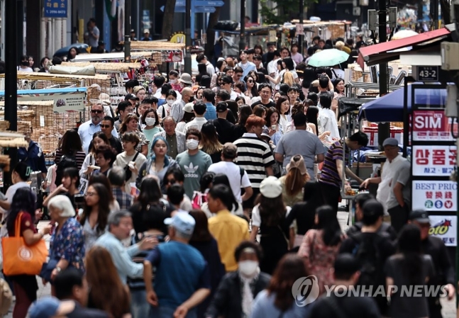 명동 인파
지난 6월 서울 명동거리 [연합뉴스 자료사진]