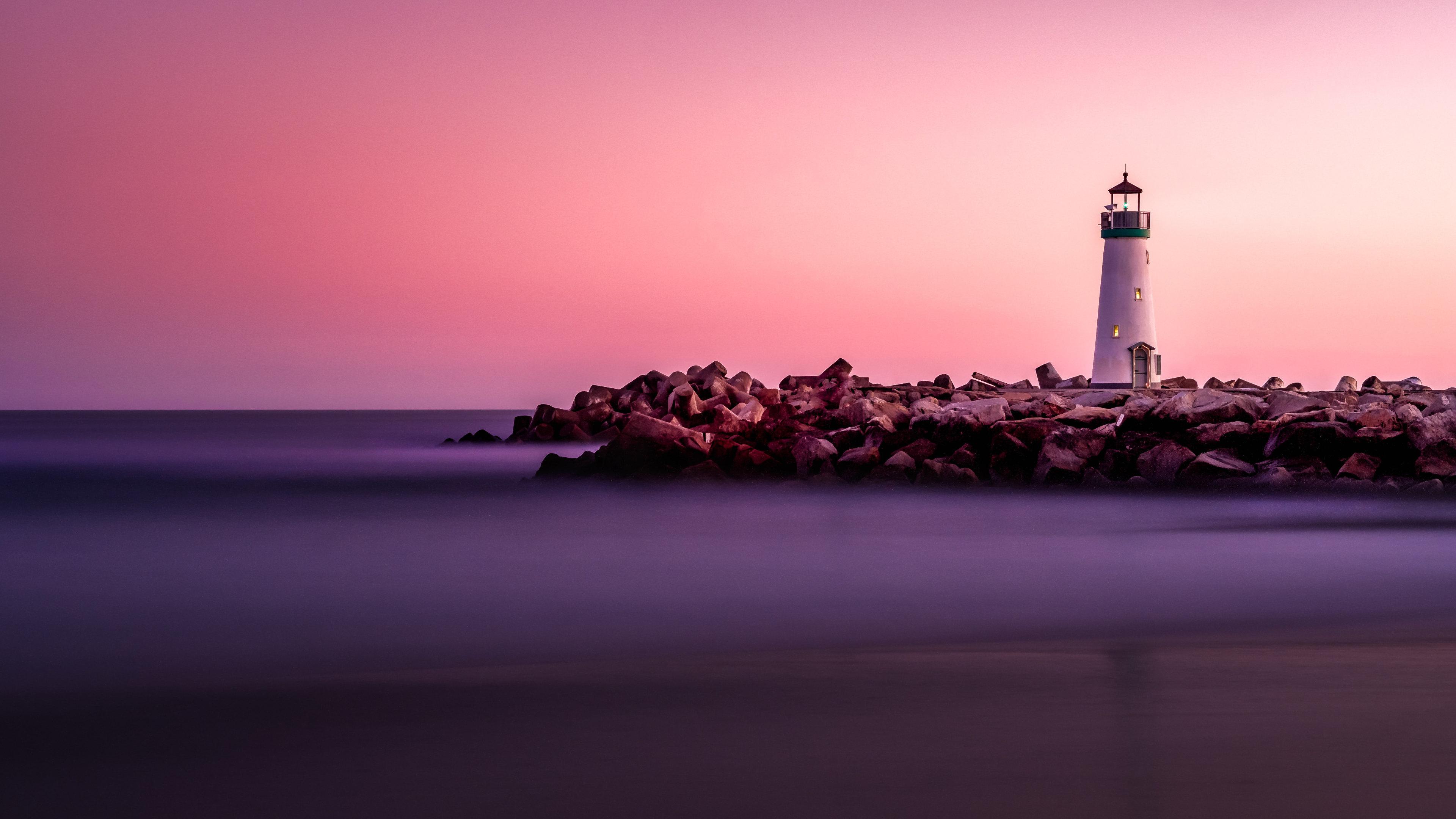 White-Lighthouse-by-Everaldo-Coelho.jpg